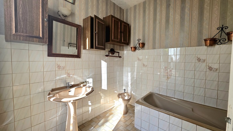 2 Salle de bainSalle de bain,Maison,A vendre,1181